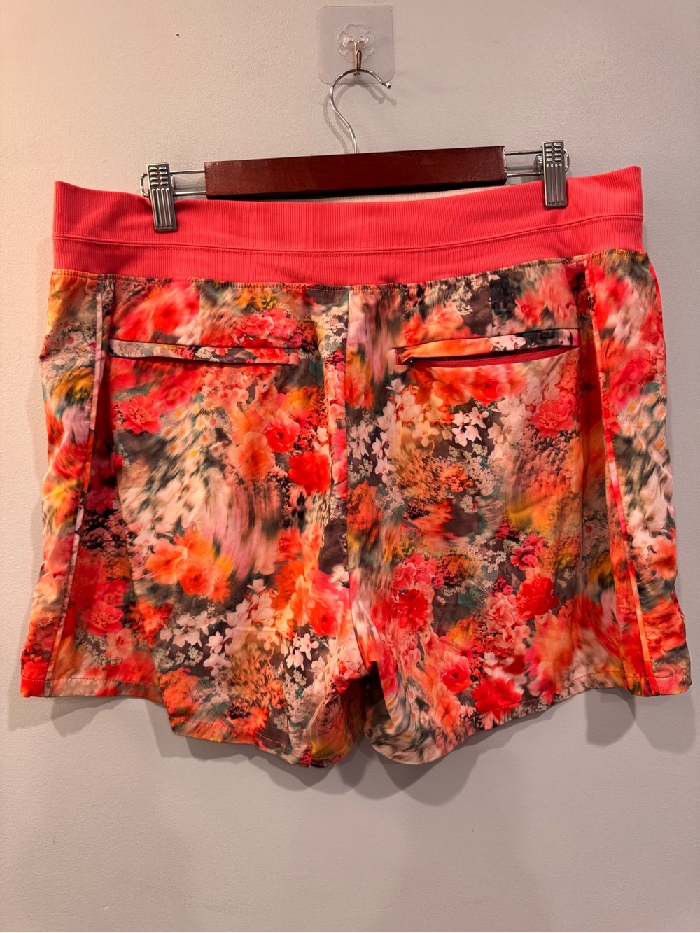 Athleta Brooklyn Printed Shorts Floral Blossom Orange Pink Size 16 - Picture 5 of 9